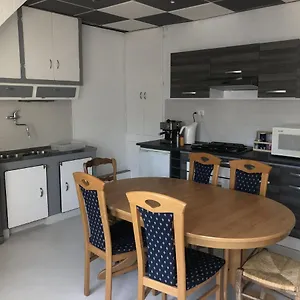 Individuelles Avec Partie Commune Ou Entier Si Disponible Via Rhona Guest house
